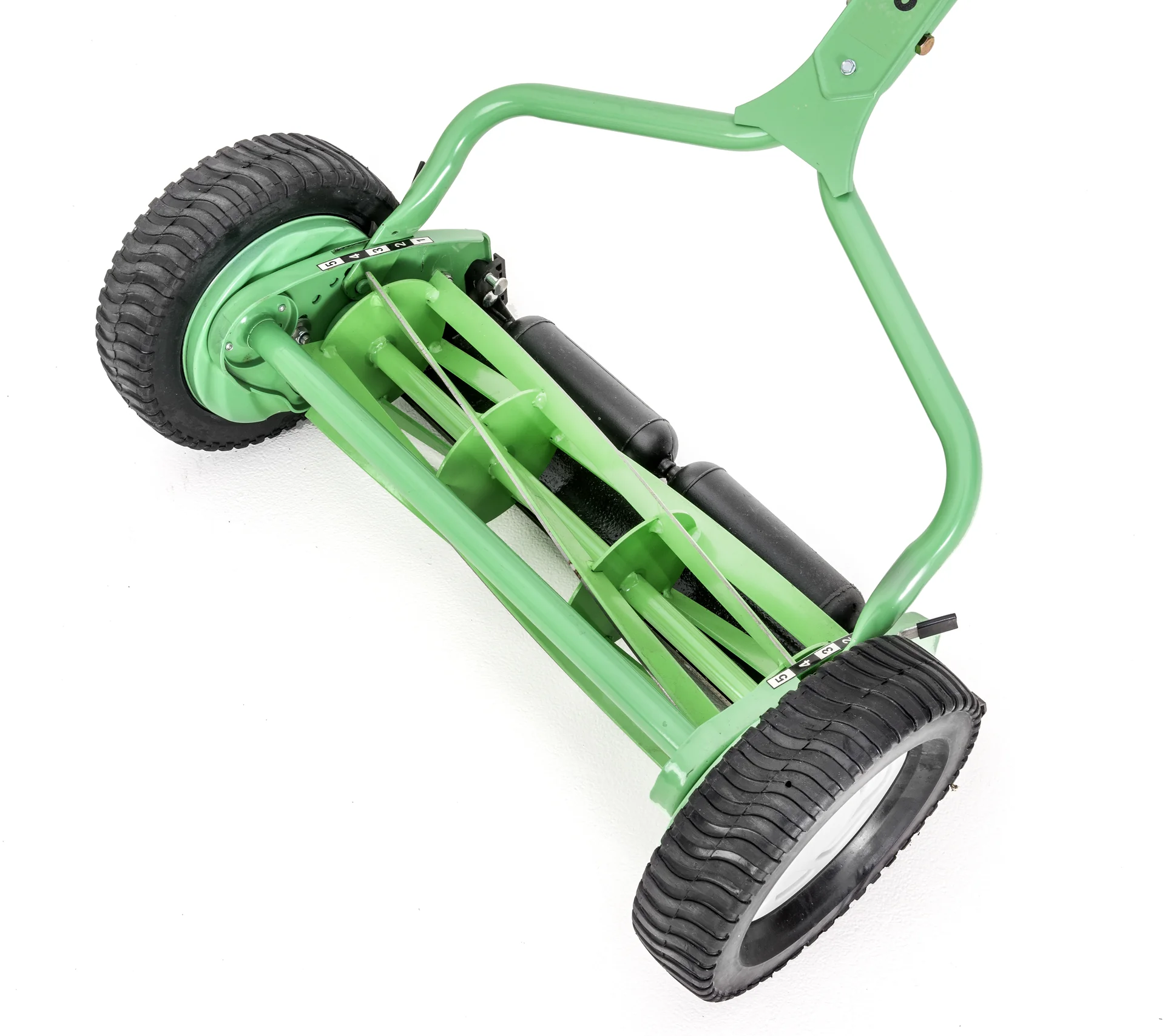 ECOREEL 18" Reel Mower with Bagger - Image 2